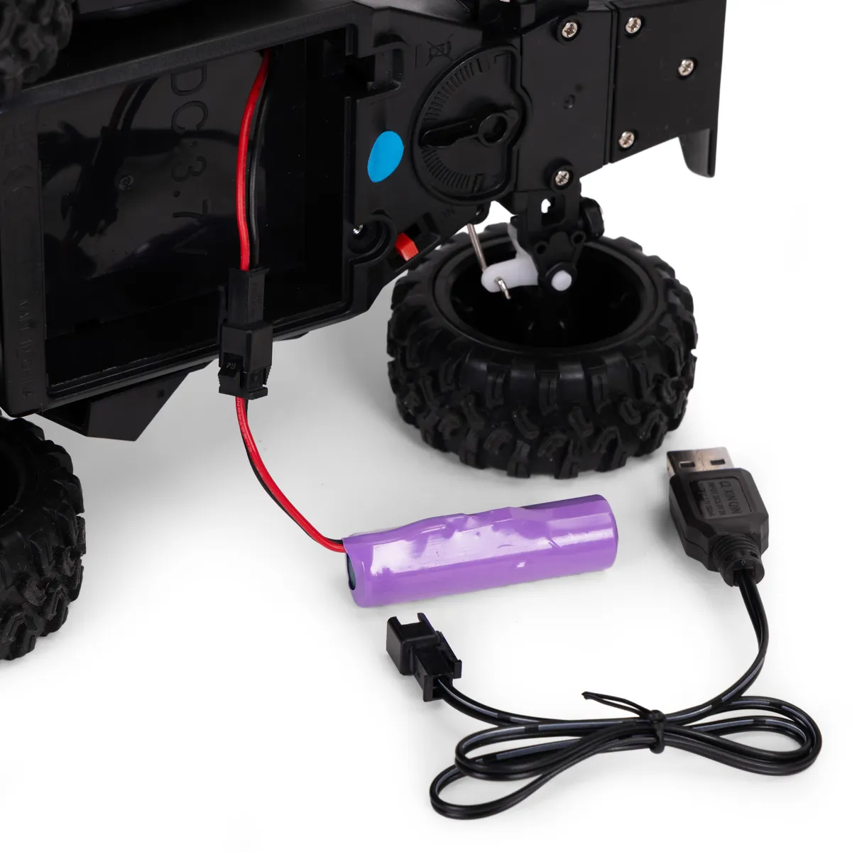 Távirányítós autó, VICTORY HC750581, 1:18 méretarány – 3. kép 3,7 V-os, 500 mAh-s akkumulátor és USB-kábel