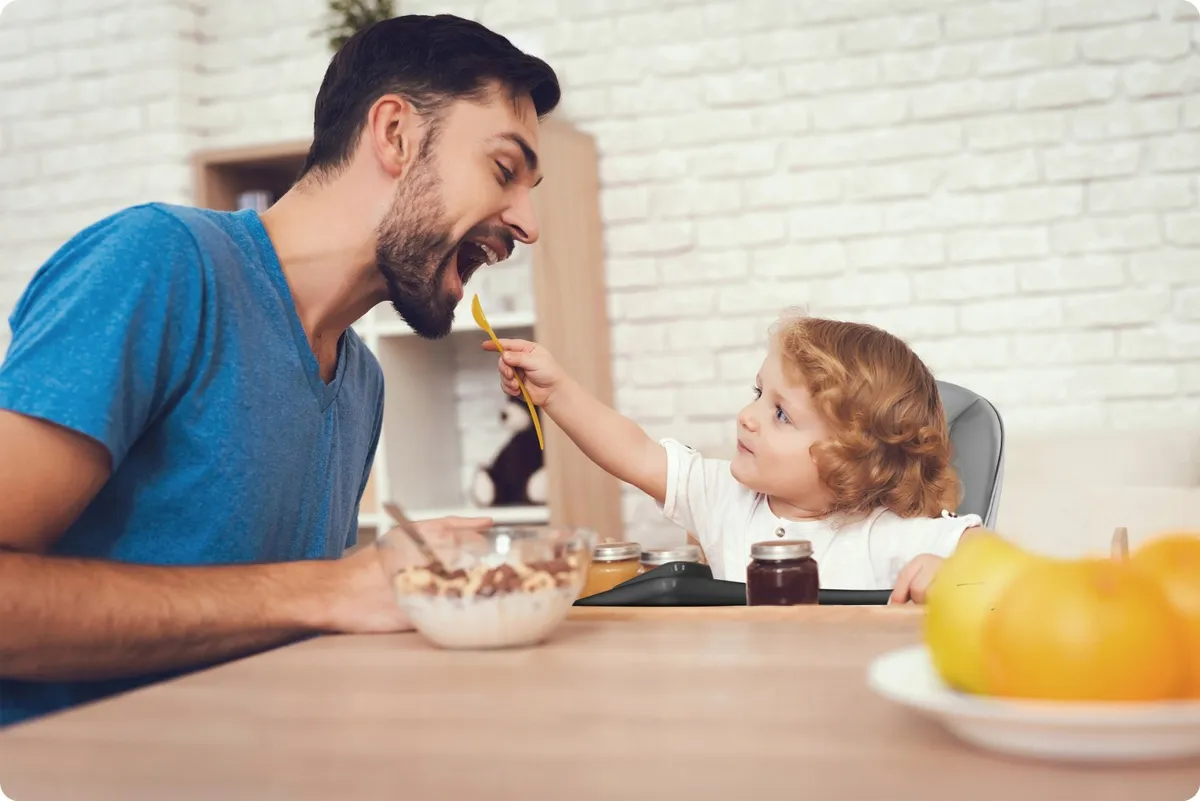 Etetőszék, Nukido Tilo, szürke/fekete – 7. kép Etetőszék, Nukido Tilo, szürke/fekete – 7. kép