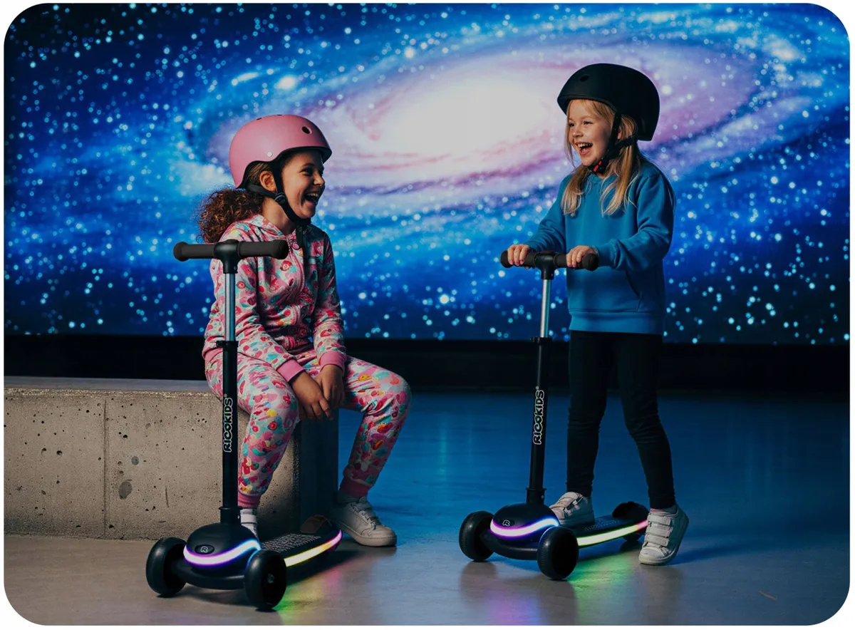 Háromkerekű roller, Ricokids Leddi, fekete – 3. kép